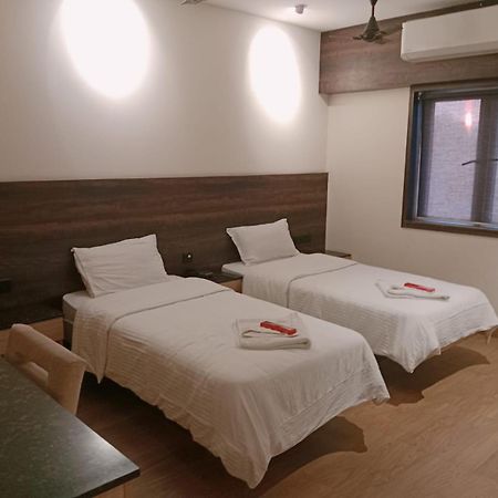 Ant Biz Rooms Near Chennai Trade Centre Exterior photo